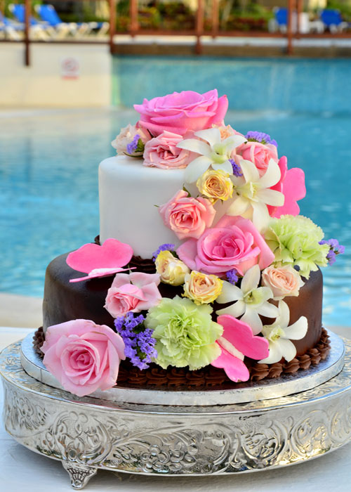 chocolate-flower-caribean-wedding-cake
