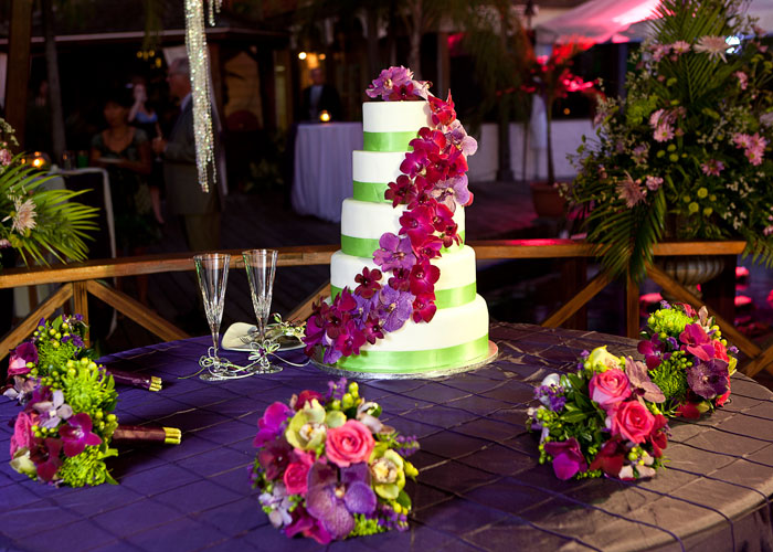 purple-flowers-caribbean-wedding-cake