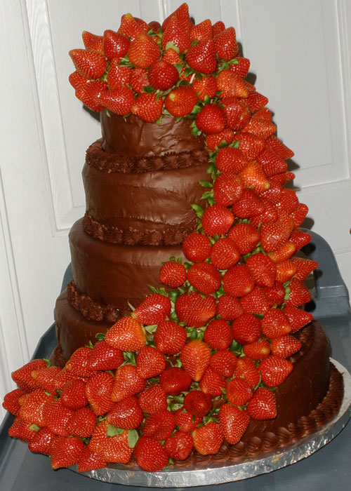 strawbery-chocolate-caribbean-wedding-cake