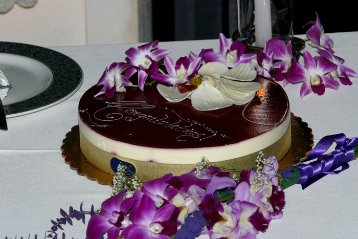 table-flower-caribbean-wedding-cake